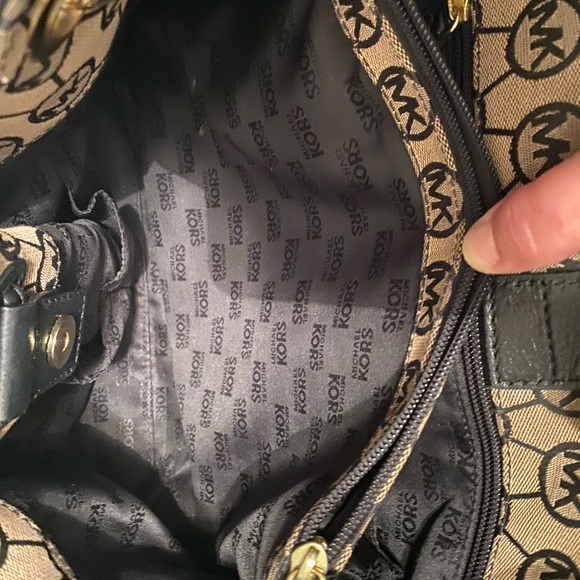 Michael Kors purse - Picture 6 of 6